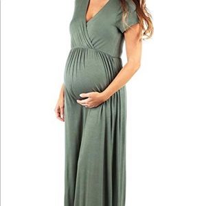Maternity Short Sleeve Dress. NWOT.